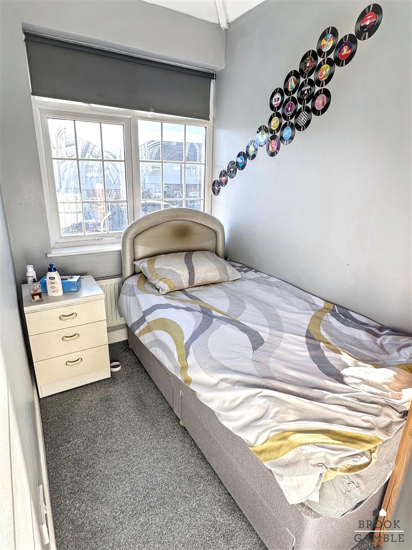 3 Bedroom House. Wilton Avenue in Eastbourne,  12